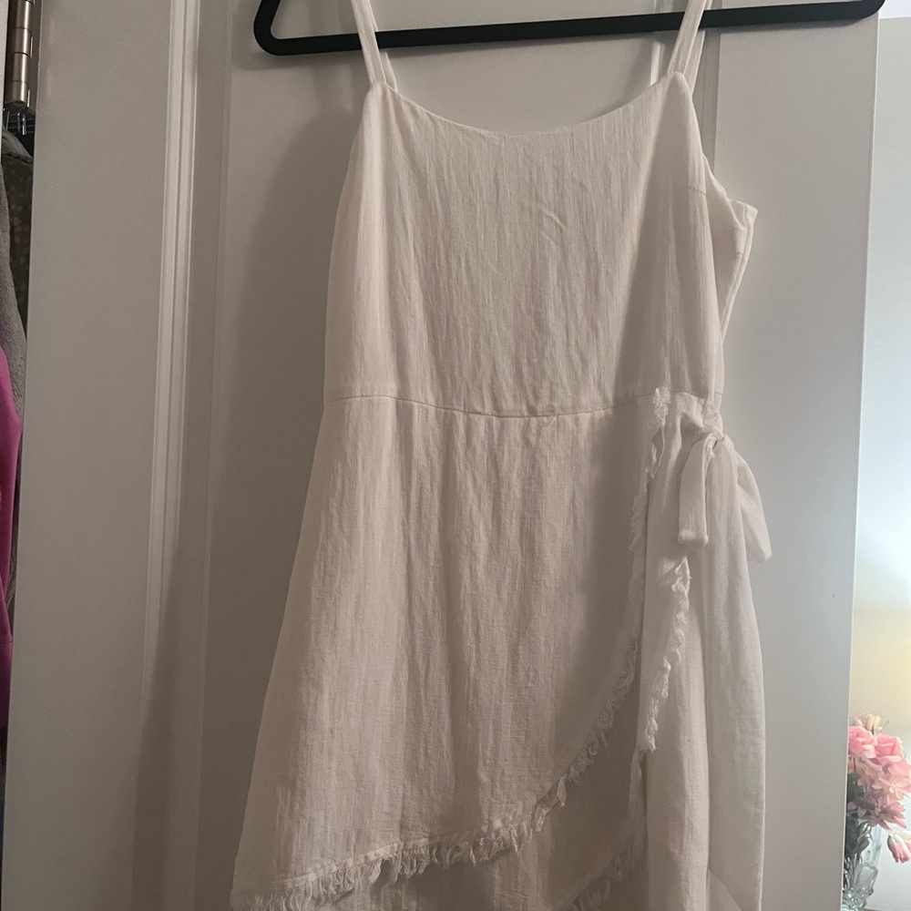 Le Lis Size Small White Linen Dress